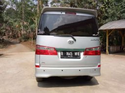 Jawa Barat, jual mobil Daihatsu Luxio X 2010 dengan harga terjangkau 10