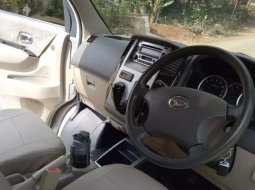 Jawa Barat, jual mobil Daihatsu Luxio X 2010 dengan harga terjangkau 8