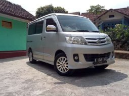 Jawa Barat, jual mobil Daihatsu Luxio X 2010 dengan harga terjangkau 5