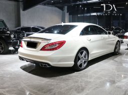 Mobil Mercedes-Benz CLS AMG CLS 63 2012 terawat di DKI Jakarta  4