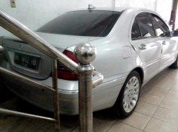 Dijual mobil bekas Mercedes-Benz C-Class C 240 2001, Sumatra Utara 3