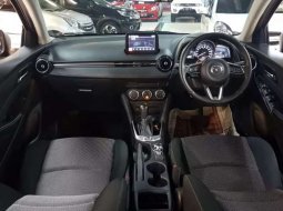 Jawa Timur, jual mobil Mazda 2 R 2017 dengan harga terjangkau 2