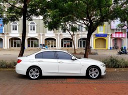 Dijual Mobil BMW 3 Series 328i 2013 dengan harga murah di DKI Jakarta 7