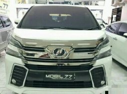 Mobil Toyota Vellfire 2015 Z dijual, Jawa Timur 3