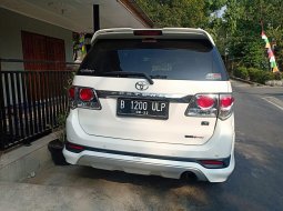 Jual mobil Toyota Fortuner TRD Sportivo A/T 2012 terbaik, Jawa Tengah 2