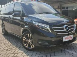 Jual cepat Mercedes-Benz V-Class V 220 2017 di DKI Jakarta 6