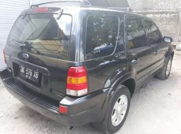 Jual mobil Ford Escape 2004 bekas, Bali 2