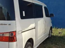 Dijual mobil bekas Daihatsu Luxio X, Kalimantan Selatan  8