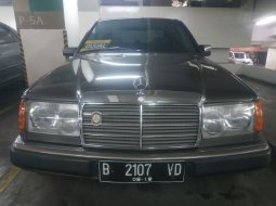 Jual mobil Mercedes-Benz E-Class 320E 1993 harga murah di DKI Jakarta 1