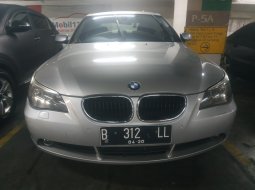 Jual mobil BMW 5 Series 520i 2004 bekas di DKI Jakarta 1