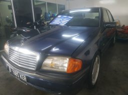 Jual mobil bekas Mercedes-Benz C-Class C200 1997 dengan harga murah di DKI Jakarta 2