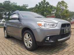 Mobil Mitshubisi Outlander Sport GLX 2.0 2012 terawat di Banten 1