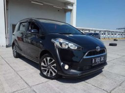 Jual mobil bekas murah Toyota Sienta V 2017 di DKI Jakarta 11