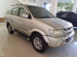 Mobil Isuzu Panther 2005 GRAND TOURING terbaik di Jawa Timur 8