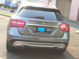 Mobil Mercedes-Benz GLA 200 Urban 2015 terawat di DKI Jakarta 4