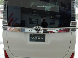 Mobil Toyota Voxy 2019 dijual, Jawa Timur  1