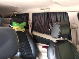 Jual Toyota Kijang Innova V 2005 harga murah di Jawa Barat 12