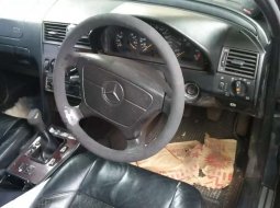 Jual mobil Mercedes-Benz C-Class 230 1997 bekas, DKI Jakarta 3