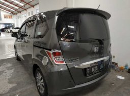 Mobil Honda Freed 1.5 2014 terawat di DIY Yogyakarta 5