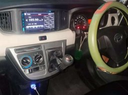 Jual Daihatsu Sigra R 2016 harga murah di Jawa Timur 6