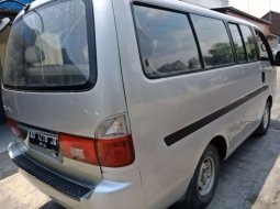 Jual Kia Travello 2008 harga murah di Jawa Tengah 5