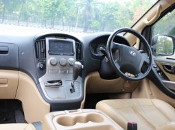 Dijual mobil bekas Hyundai H-1 Elegance 2011, DKI Jakarta 7