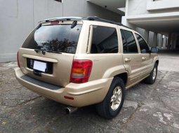 Jual cepat Jeep Grand Cherokee Limited 2000 di Jawa Barat 1