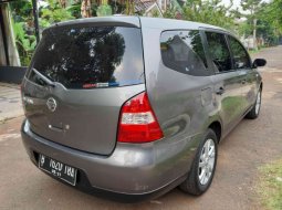 Jual mobil Nissan Grand Livina SV 2011 murah di Jawa Barat 3