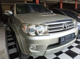 Jual mobil Toyota Fortuner G 2010 bekas di DIY Yogyakarta 1