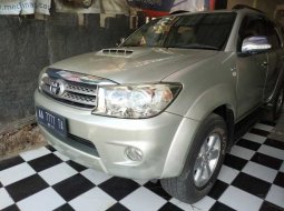 Jual mobil Toyota Fortuner G 2010 bekas di DIY Yogyakarta 3