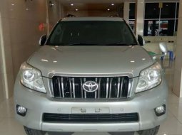 Mobil Toyota Land Cruiser 2011 Prado terbaik di Sumatra Utara 4