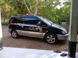 Jual mobil Hyundai Trajet GL8 2005 bekas, Jawa Barat 12