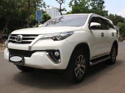 Jual cepat mobil Toyota Fortuner VRZ 2017 terawat di DKI Jakarta 2