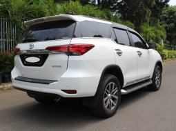 Jual cepat mobil Toyota Fortuner VRZ 2017 terawat di DKI Jakarta 4