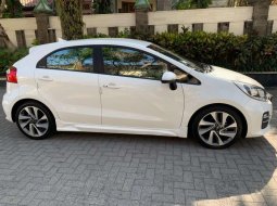 Jual mobil Kia Rio Platinum 2016 bekas, Bali 5