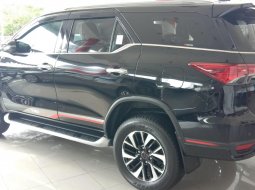 Mobil Toyota Fortuner TRD 2019 dijual, Jawa Timur  1