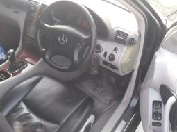 Jual cepat Mercedes-Benz C-Class C 180 2002 di Jawa Barat 3