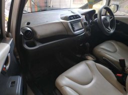 Mobil Honda Jazz RS 2010 terawat di DIY Yogyakarta 3