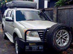 Jual cepat Ford Everest XLT 2010 di Riau 2