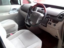 Sumatera Utara, dijual mobil Toyota NAV1 V 2013 bekas 2