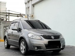 Mobil Suzuki SX4 2011 Cross Over dijual, DKI Jakarta 6