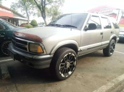 Jawa Barat, jual mobil Opel Blazer 1996 dengan harga terjangkau 2