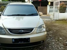 Mobil Kia Carens 2003 dijual, Jawa Timur 9