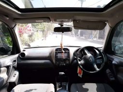 Jual mobil Toyota RAV4 2005 bekas, Jawa Barat 5