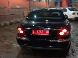 Jawa Barat, Jaguar X Type 2002 kondisi terawat 11