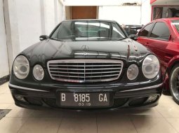 Jawa Barat, Mercedes-Benz E-Class 260 2004 kondisi terawat 2