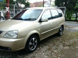 Mobil Kia Carens 2003 dijual, Jawa Timur 4