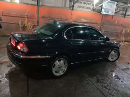 Jawa Barat, Jaguar X Type 2002 kondisi terawat 7