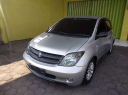 Mobil Toyota IST 2003 dijual, Jawa Tengah 5