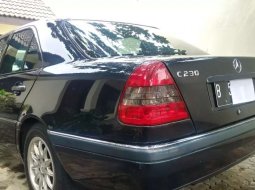 Dijual mobil bekas Mercedes-Benz C-Class C200, Jawa Barat  10